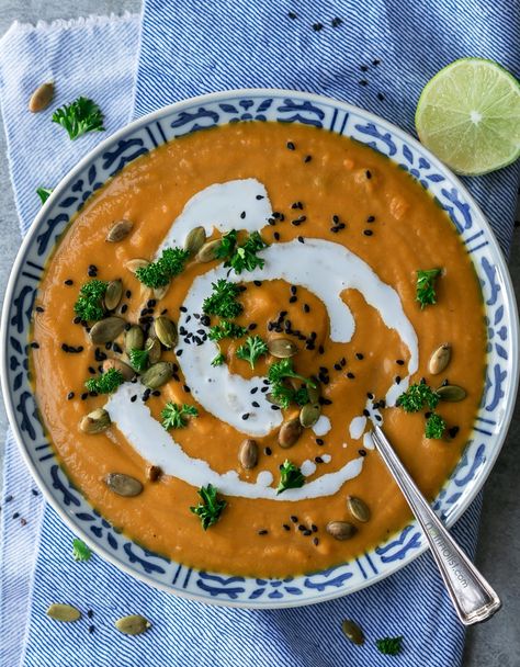 Sweet Potato Ginger Soup #Nutriholist This creamy delicious soup is the ultimate winter comfort food. Very easy to make with a handful of wholesome ingredients. #dairyfree #vegan #glutenfree #grainfree #paleo #healthy #recipe Sweet Potato Ginger Soup, Soup Recipes Vegan, Savory Plant, Vegan Crockpot, Vegan Paleo Recipes, Ginger Soup, Sweet Potato Chili, Vegan Potato, Green Planet