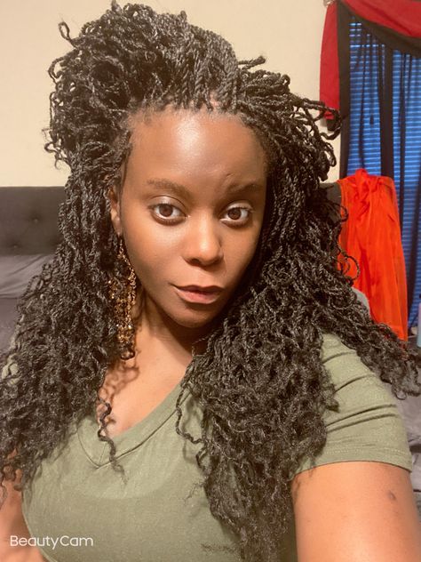 Micro twist with marley hair Micro Cuban Twist, Micro Marley Twists, Micro Spring Twist, Micro Twists With Extensions, Twist With Marley Hair, Mini Marley Twists, Cuban Twists, Natural Hair Sew In, Cuban Twist