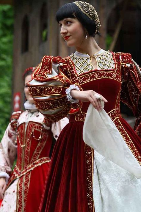 Tudor Fashion, Medieval Costume, Medieval Dress, Medieval Clothing, Medieval Fashion, Historical Costume, Historical Dresses, Fantasy Clothing, Fantasy Fashion