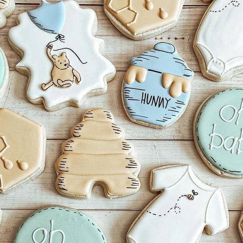 Winnie The Pooh Themes, Boy Baby Shower Ideas, Baby Shower Theme Decorations, Disney Baby Shower, Winnie The Pooh Birthday, Bear Cookies, Pooh Baby, Vintage Winnie The Pooh, Baby Shower Inspiration