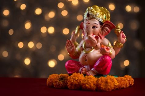 Pillayarpatti Vinayagar Hd Wallpaper, Ganpati Photo Hd, Om Gam Ganapataye Namaha, Diwali Light, Small Wedding Decor, Batman Joker Wallpaper, Joker Wallpaper, Ganesh Ji Images, Ganpati Bappa Wallpapers