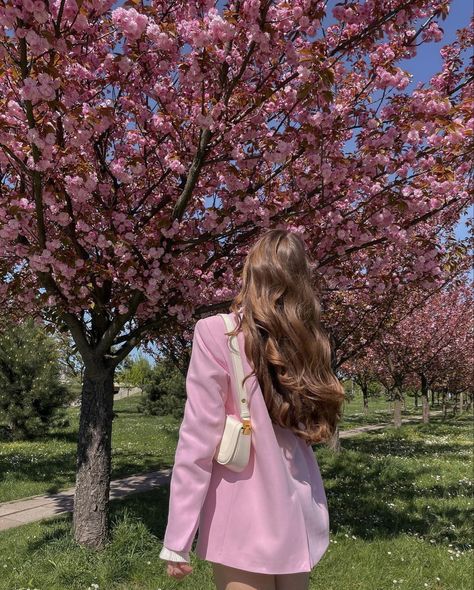 Cherry Blossom Outfit, Wallpapers Spring, Middle School Hairstyles, Cherry Blossom Pictures, Instagram Feed Tips, Japan Outfits, Cherry Blossom Girl, Spring Portraits, Instagram Visual