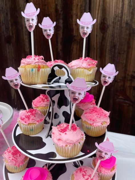 Shania Twain First Birthday Theme, Baby’s First Rodeo Birthday Theme Girl, Baby Girl 1st Rodeo Birthday, Cow Birthday Cupcakes, Rodeo Birthday Cupcakes, Shania Twain First Birthday Party, Aint My First Rodeo Its My Second Girl, First Rodeo Birthday Party Girl Cake, 1st Birthday Cowgirl Theme