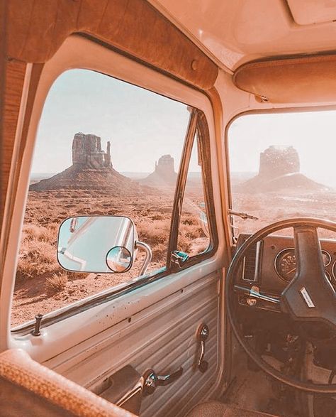 Western Aesthetic Wallpaper, Country Backgrounds, Cowboy Aesthetic, Western Photography, Hiking Aesthetic, Western Aesthetic, Road Trip Essentials, Vintage Western, Photography Business