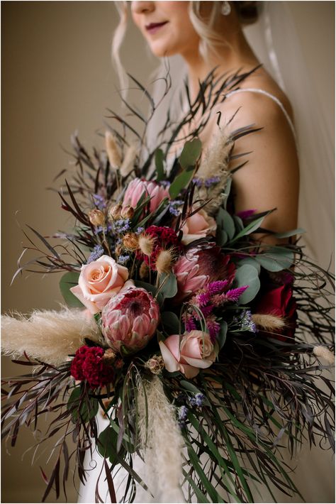 Woodsy Wedding Bouquet, Artsy Wedding, Alaskan Wedding, Beach Bouquet, Grass Centerpiece, Peony Bouquets, Fall Wedding Bouquet, Wedding Bouquet Ideas, Native American Wedding