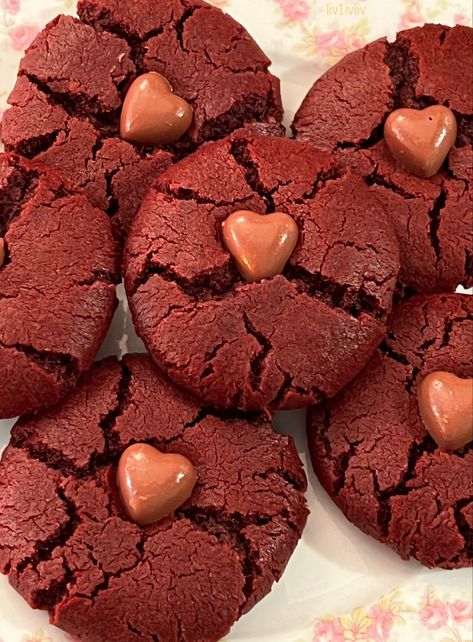 Heart Shaped Red Velvet Cookies, Red Baking Aesthetic, Valentines Baking Aesthetic, Red Velvet Cookies Aesthetic, Aesthetic Baking Photos, Valentine’s Day Baked Goods, Aesthetic Baked Goods, Baked Goods Aesthetic, Baking Valentines