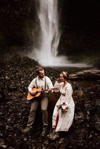 Hobbit Engagement Photos, Cinematic Wedding, Genuine Smile, Intimate Elopement, Plan My Wedding, Oregon Wedding, The Pacific Northwest, Couples Photoshoot, The Pacific