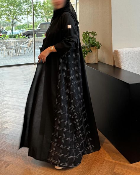 Black x white double cloche abaya (linen) — 🖤 35 BD | 400 SAR (shipping included) #melikacollection Abaya Girl, Abaya Outfit, Black Abaya, Hijab Fashion Inspiration, Vibe Clothes, Hijab Fashion, Fashion Inspiration, Style Inspiration, White