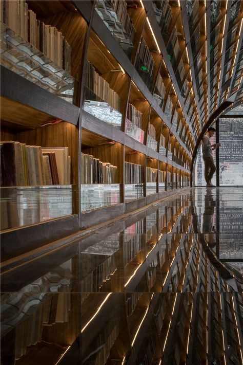 xl muse black mirror glass floor library arch china designboom Beautiful Library, Library Architecture, Yangzhou, Home Libraries, Glass Floor, Interior Design Magazine, Library Design, Curved Glass, Shelf Design