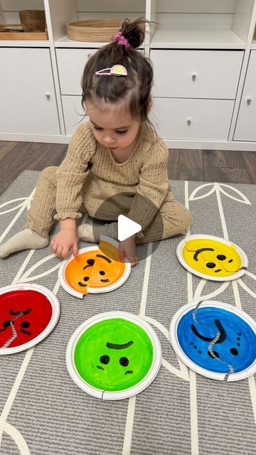 Mobile Infant Activities, Activities About Feelings For Preschool, Feelings Theme For Toddlers, Toddler Emotion Activities, Feeling Crafts For Toddlers, Feelings Crafts For Toddlers, Diy Crafts For Kids Easy At Home, Feelings Activities For Toddlers, Social Activities For Toddlers