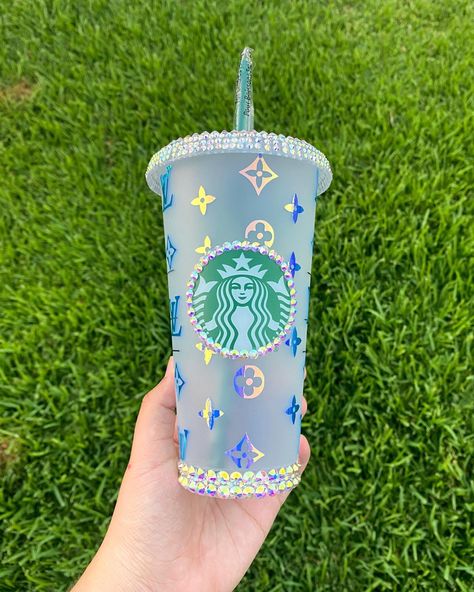 Rhinestone Things, Snowglobe Tumblers, Starbucks Cup Design, Custom Starbucks Cup, Custom Tumbler Cups, Tumbler Ideas, Custom Cups, Starbucks Cup, Custom Tumbler