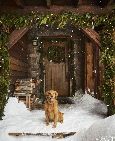 Christmas trees, garlands, wooden furniture and plenty of snow make this guesthouse cozy for the holidays. Cabin In The Mountains, Cabin Christmas, Winter Cabin, Cabin Life, Christmas Decorations Rustic, Cozy Cabin, Cabin Homes, Cabins In The Woods, Outdoor Christmas Decorations