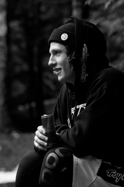 Brandon Semenuk <3 Free rider Brandon Semenuk, Sports Portraits, Sport Portraits, What Is An Artist, Action Sports, Cycling Bikes, Bmx, Red Bull, Mountain Biking