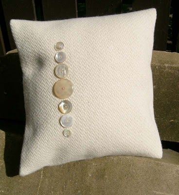 P8 Buttons & Fabrics: Button Wednesday: Pillows II (this appeals to my lazy side--just 7 buttons to sew on!) Button Pillow, Pillows With Buttons, Button Up Shirt Pillow, Pillow Cover With Buttons, Button Christmas Pillow, Homemade Pillows, Indian Cushions, Knot Pillow, Color Sorting