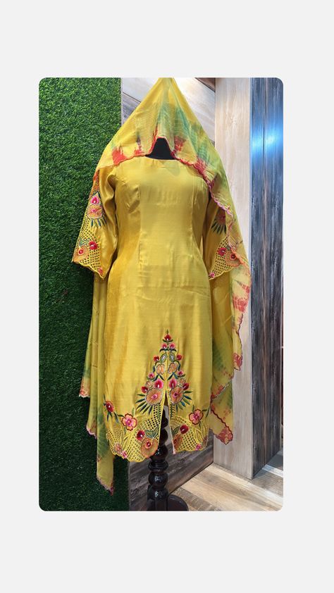 Thread Work Embroidery Suits Punjabi, Suits Design Latest, Thread Work Embroidery, Cotton Suit Designs, Suit Embroidery, Embroidery Suits Punjabi, Easy Dress Sewing Patterns, Embroidery Suit, Yellow Suit