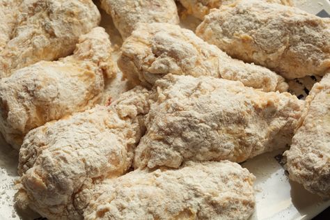 Buttermilk Fried Chicken Wings, Deep Fried Chicken Wings Recipe, Fried Chicken Wings Recipe, Breaded Wings, Deep Fried Chicken Wings, Chicken Wing Recipes Fried, Deep Fried Chicken, Homemade Fried Chicken, Cooking Chicken Wings