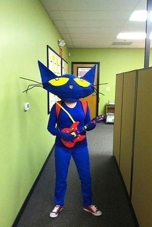 Pete The Cat |  Halloween Costumes For Elementary School Teachers Literary Costumes, Pete The Cat Costume, Storybook Character Costumes, Book Characters Dress Up, Book Character Day, Childrens Book Characters, Pete The Cats, Teacher Halloween Costumes, Children's Book Characters