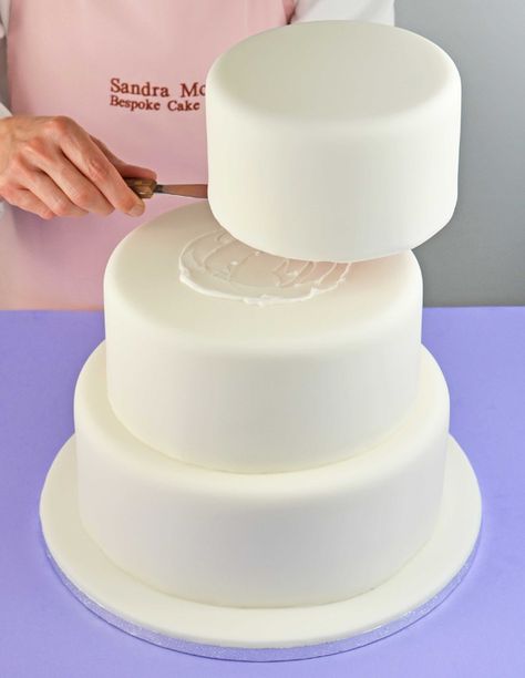 Wedding Cake Design, Diy Wedding Cake, Wedding Cake Recipe, Cake Business, Cake Icing, Cake Decorating Tutorials, Cake Tutorial, Wedding Cake Designs, Cake Decorating Tips