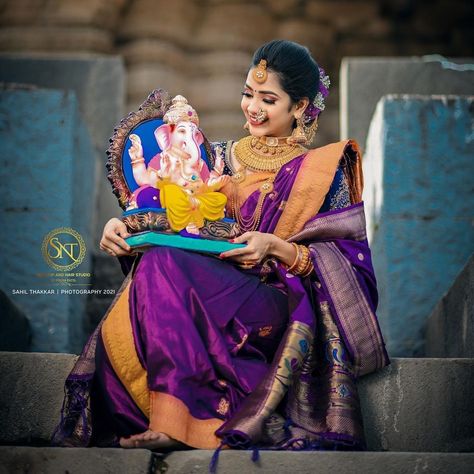 Ganpati Model Shoot, Ganesh Chaturthi Look For Women, Ganapati Photo Shoot, Ganpati Shoot With Girl, Ganpati Photoshoot For Women, Ganpati Bappa Photo Shoot Pose, Ganpati Photo Shoot Ideas, Marati Sarees Look, Ganesh Chaturthi Photoshoot