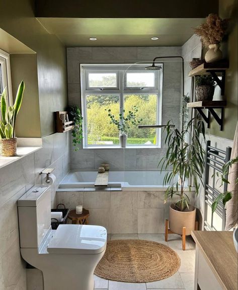 Boho Bathroom Aesthetic, Tiny Bathroom Ideas With Bathtub, House Inspo Interior Design, Cozy Bathroom Aesthetic, Bathroom With Laundry, Bathroom Ideas Apartment, Dream Apartment Decor, Casas The Sims 4, Dream House Rooms