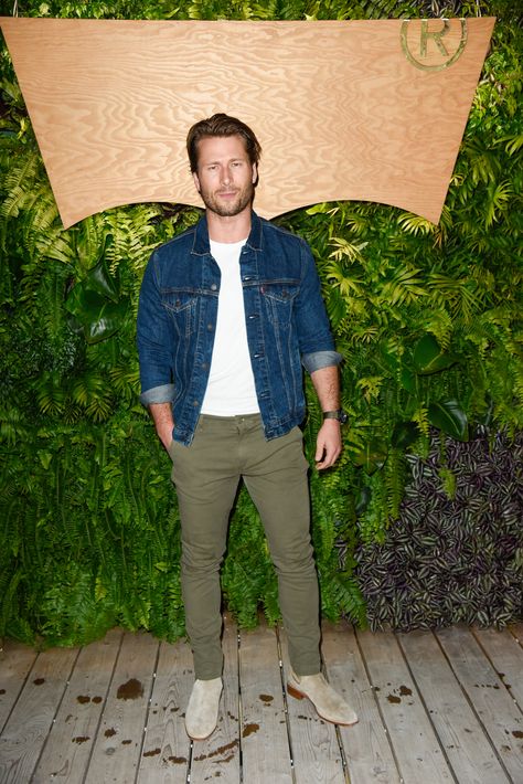 Glen Powell Style, Jake Seresin, Outsiders Cast, Glenn Powell, Celebrity Airport Style, Glen Powell, Novel Characters, Hollywood Men, Nashville Outfits