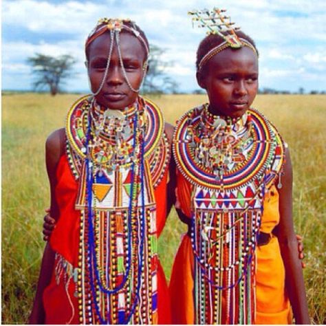 Tribal Masai Kenyan jewelry. For more info on Kenyan jewelry go to our website theculturetrip.com Summer Jewelry Trends, Ethno Style, Photos Aesthetic, Afrikaanse Kunst, Afrikaanse Mode, African People, Maasai, African Jewelry, Folk Costume