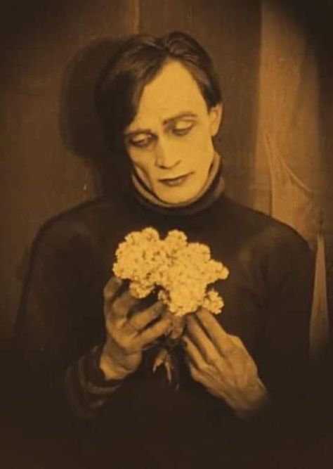 Cesare the Somnambulist German Expressionism Film, Dr Caligari, Conrad Veidt, The Man Who Laughs, Silent Horror, Weimar Republic, Tunnel Of Love, Silent Film Stars, German Expressionism