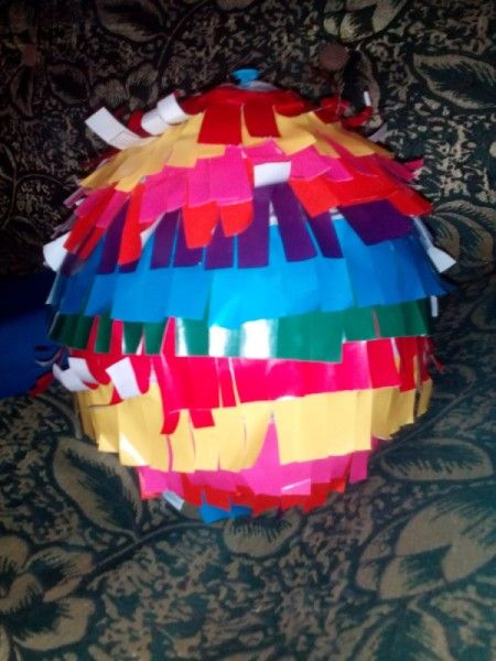 Balloon Pinata Diy, Easy Pinata, Paper Mache Pinata, Balloon Pinata, How To Make Pinata, Pinata Diy, Pinata Stick, Halloween Lesson, Piñata Ideas