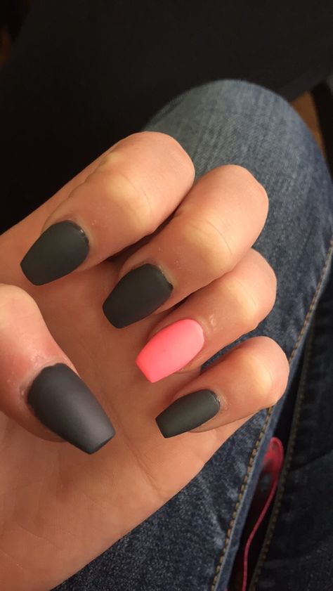 Matte nails.. Black And Pink Matte Nails, Simple Matte Nails Short, Mat Black Nails, Matte Summer Nails, Matte Purple Nails, Finger Biting, Matte Nails Ideas, Birmingham City University, Creative Nail Art