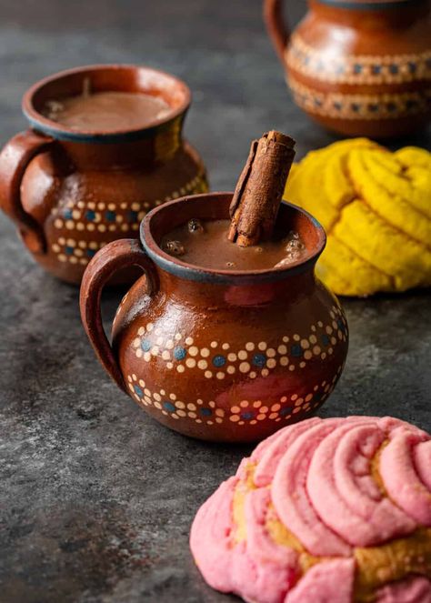 Mexican Fall Aesthetic, Mexican Cooking Aesthetic, Mexican Coffee Shop, Mexican Restaurant Food, Mexican Pots, Champurrado Recipe, Mexican Cafe, Mexican Sweets, Mexican Pastries