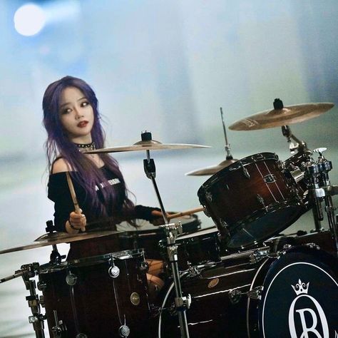 Drummer Aesthetic, Drum Drawing, Drums Girl, Rolling Quartz, Female Drummer, Rock Gifts, Rocker Girl, Female Musicians, Indie Aesthetic