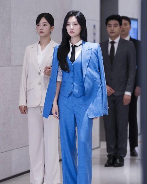 Gown Aesthetic, Chinese Fancy Dress, Modest Casual Outfits, Simple Style Outfits, Elegant Outfit Classy, Office Outfits Women, Kim Ji Won, Interview Outfit, Kpop Fashion Outfits