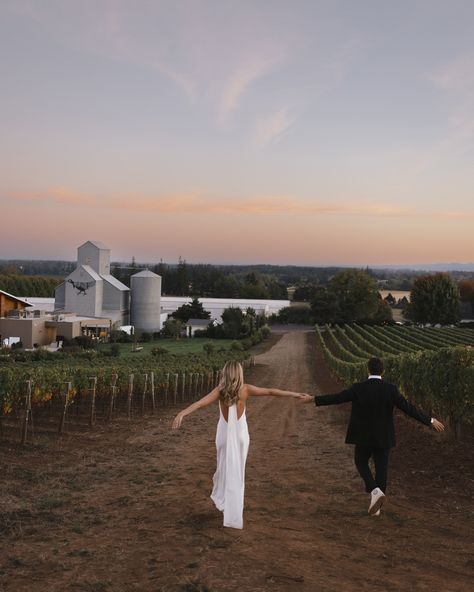 Romantic vineyard wedding in Oregon, sunset bridal portraits, outdoor wedding venue, tented reception inspiration, second-look bridal fashion, Pacific Northwest wedding photographer, wine country wedding elegance, scenic wedding photography. Wedding Photography Vineyard, Montaluce Winery Engagement Photos, Vineyard Wedding Photos, Vineyard Proposal, Vineyard Elopement, Oregon Vineyards, Vineyard Wedding Reception, Sunset Romance, Romantic Vineyard Wedding