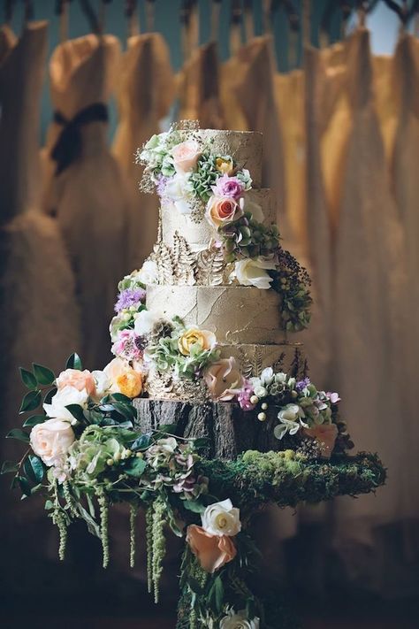 Fairytale Wedding Flowers Bouquets, Fairy Themed Wedding Cake, Mystical Forest Wedding Theme, Fairycore Wedding Cake, Whimsical Wedding Theme Fairy Tales, Fairy Wedding Bouquet, Cottage Core Wedding Cake, Howls Moving Castle Wedding Theme, Elven Wedding Theme