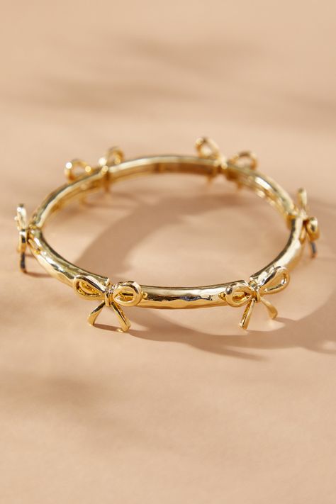 Cute Gold Jewelry, Gold Bracelet Stack, Aesthetic Accessories, Preppy Jewelry, Trending Jewelry, Jewelry Cute, Bow Bracelet, Jewelry Accessories Ideas, Dope Jewelry