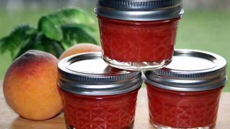 Strawberry Peach Jam, Recipes With Peaches, Jelly Making, Canning Granny, Peach Jam Recipe, Preserving Recipes, Can Jam, Food Preserving, Canning 101