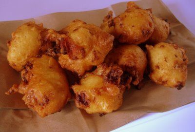 Clam Cakes Clam Cakes Recipe, Rhode Island Food, Clam Cakes, Yummy Seafood, Clam Bake, Clam Recipes, Shellfish Recipes, Deep Fryer, Island Food