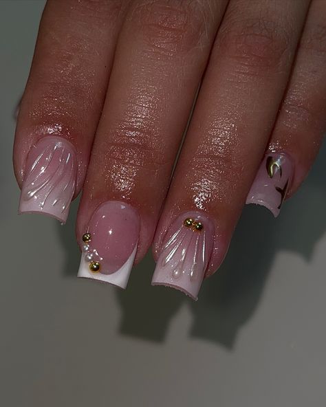 classy likke ting 😍✨ raspberry cream cheese, 045 gel x @vbeautypure #pinknails #whitenails #pinkandwhitenails #chromenails #taperedsquarenails #shortsquarenails #seashellnails #3dgel #3dgelnails #3dnailart #3dart #pearlnails #goldnails #blacknailtech #frenchnails #frenchtipnails #ombrenails #airbrushnails #taperedsquarenails #coffinnails #nailart #nailartist #handpaintednailart #tampanails #tampanailtech #813nails #813nailtech #clearwaternails #stpetenails #newportricheynails #vbeautypure Structure Gel Manicure, Raspberry Cream Cheese, Seashell Nails, Concert Nails, Tapered Square Nails, Raspberry Cream, Airbrush Nails, Colored Acrylic Nails, Summery Nails