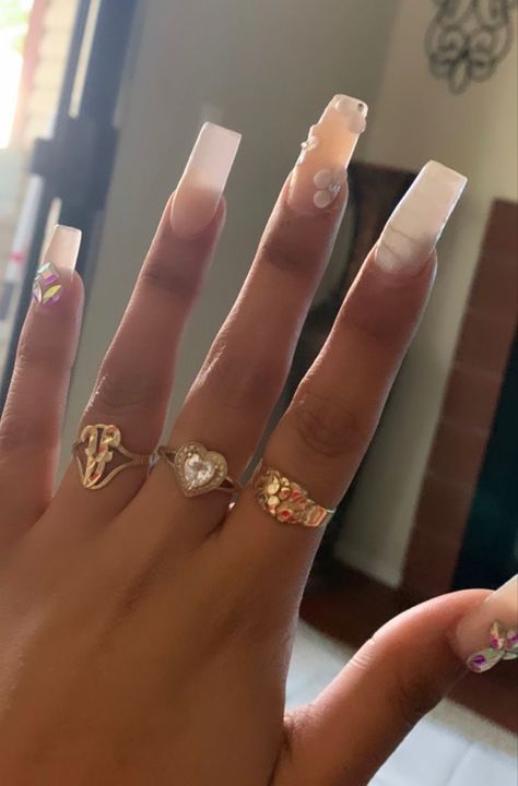 Mexican Gold Jewelry Rings, Latina Rings Aesthetic, Pretty Jewellery Gold, Gold Rings Black Women, Rings Black Women, Gold Jewelry Black Women, Mexican Jewelry Gold, Elegant Jewelry Classy, Custom Gold Jewelry