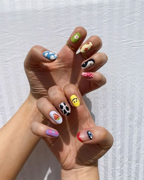 Kutek Disney, Nagellack Trends, Different Nail Designs, Medium Nails, Nails Medium, Disney Nails, Nails Square, Minimalist Nails, Fire Nails