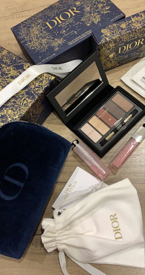 Dior Christmas, Dior Gift Set, Beauty Haul, I Love Myself, Makeup Is Life, Rich Girl Lifestyle, Love Myself, Fancy Makeup, Dior Makeup