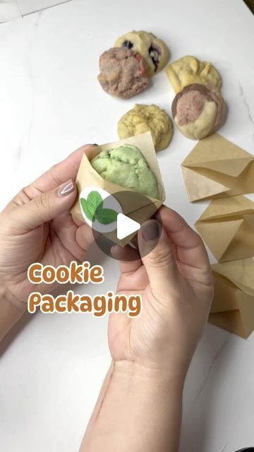 Erika Aguilar on Instagram: "In love with this cookie packaging for my mini cookies 🫶🏼🤗

Baked up my 6 ☀️SUMMER COOKIE FLAVORS 🙌🏼

Strawberry Shortcake-Piña Colada-Mint Chip-Banana-Neapolitan-Lemon Blueberry 😋

Happy Baking🫶🏼

#cookierecipe #cookievideo #cookiedough #doughlover #cookielover #cookiesofinstagram #summerdessert #summercookies #summer2024 #summervibes #bakers #ebook #available #hurry #before #closes" Cookie Packaging Diy, Mini Cookies Packaging, Christmas Baking Gifts, Summer Cookie, 2 Days Left, Cookie Videos, Packaging Diy, Summer Cookies, Cookie Flavors