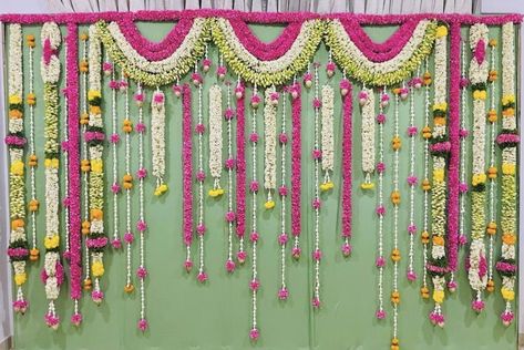 Pellikoduku Backdrop, Seemantham Decoration, Pellikuthuru Decor, Pooja Backdrop, Chaturthi Decoration, Haldi Decoration Ideas, Haldi Decoration, Engagement Decoration, Mehendi Decor Ideas