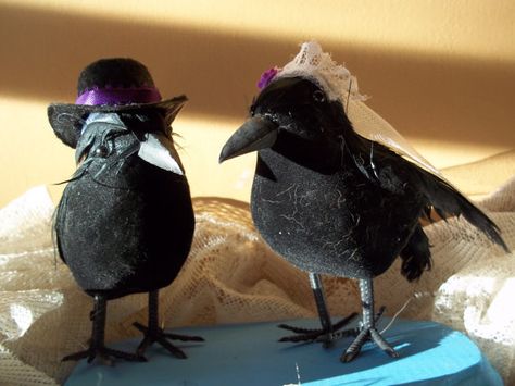 Crow Wedding Cake Topper/ Bride and groom by AntonisArtAsylum, $24.99 Crow Wedding, Emo Wedding, Wedding Goth, Wedding House, Goth Wedding, Wedding 2025, Halloween Wedding, Wedding Cake Topper, Crows