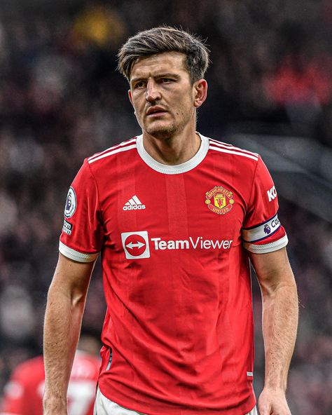 Harry Maguire Wallpaper, Manchester United Art, Ronaldo Goals, Harry Maguire, Cristino Ronaldo, Manchester United Players, Real Madrid Wallpapers, Madrid Wallpaper, Football Stuff