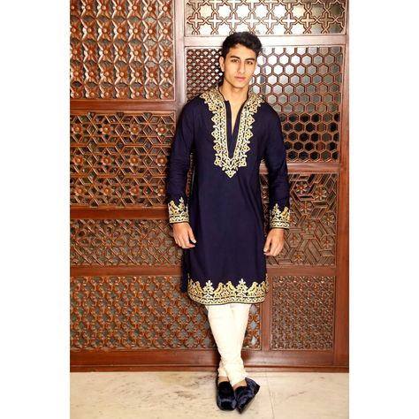 Shivangi Kulkarni photography on Instagram: “This Diwali with Ibrahim Ali Khan 🎉💥 #saraalikhan #ibrahimalikhan #bollywood #actor #diwali #happydiwali #festival #festive #photography…” Festive Photography, Ibrahim Ali Khan, Traditional Indian Mens Clothing, Kurta Designs Men's, Mehandi Outfits, Indian Wedding Suits Men, Latest Kurta Designs, Prince Suit, Indian Wedding Clothes For Men