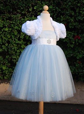 snowflake flower girl dress for my winter wonderland wedding!!! Snow Themed Party Outfit, Winter Wedding Reception Ideas, Winter Flower Girl Dress, Winter Flower Girl, Winter Wedding Reception, Frozen Wedding, Snowflake Flower, Snowflake Dress, Winter Carnival