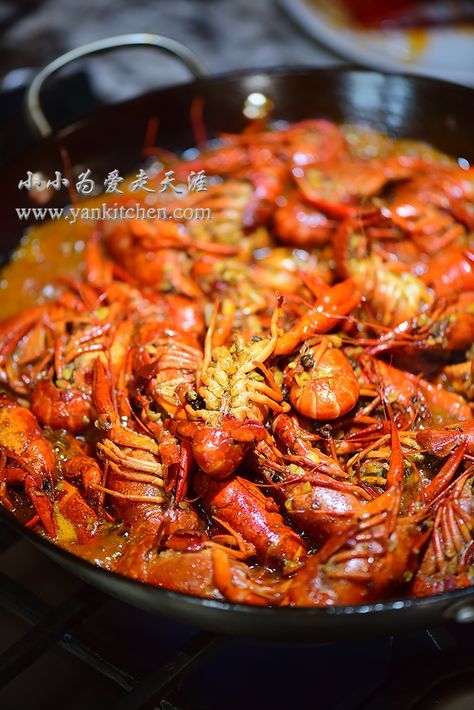 Asian Style Hot and Spicy Crawfish — Yankitchen Boiled Seafood, Crawfish Boil Recipe, Boil Recipes, Seafood Stew Recipes, Crawfish Recipes, Spicy Seafood Recipes, Seafood Boil Recipes, Crab Dishes, Boiled Food