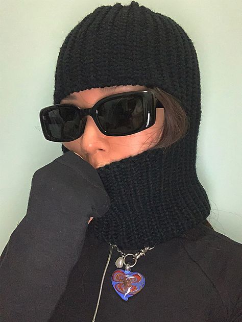 Preto Casual Collar  Tecido de malha Simples Máscara de ski balaclava Embellished   Acessórios Femininos Ski Balaclava, White Wide Leg Jeans, Knitted Balaclava, Ski Mask, Men's Beauty, Wide Leg Jeans, Fashion Inspo Outfits, High Fashion, Caps Hats