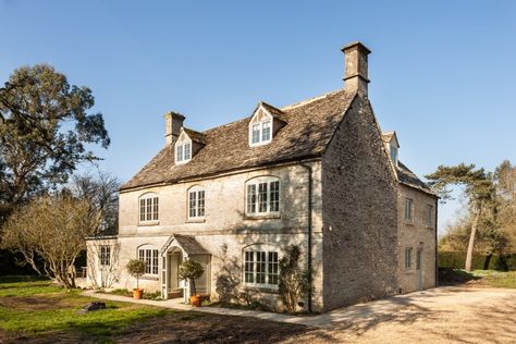 Bath Stone House Exterior, Farmhouse Uk Exterior, Self Build Houses Uk, English Farmhouse Exterior, British Farmhouse, Uk Farmhouse, Rustic Farmhouse Exterior, House In The Country, English Farmhouse